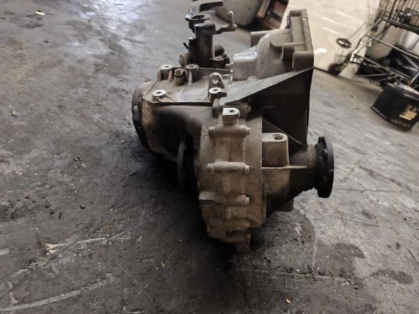 BOITE DE VITESSE VW CADDY 2.0ECOFUEL CODE: MBT ( 5-VITESSES ) - Vue 3